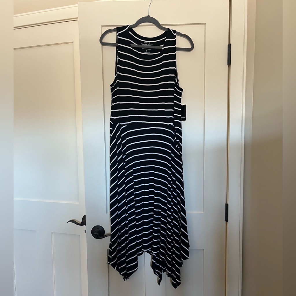 Nwt Torrid Jersey Dress Black W/ White Stripe Hanky Hem Size 2